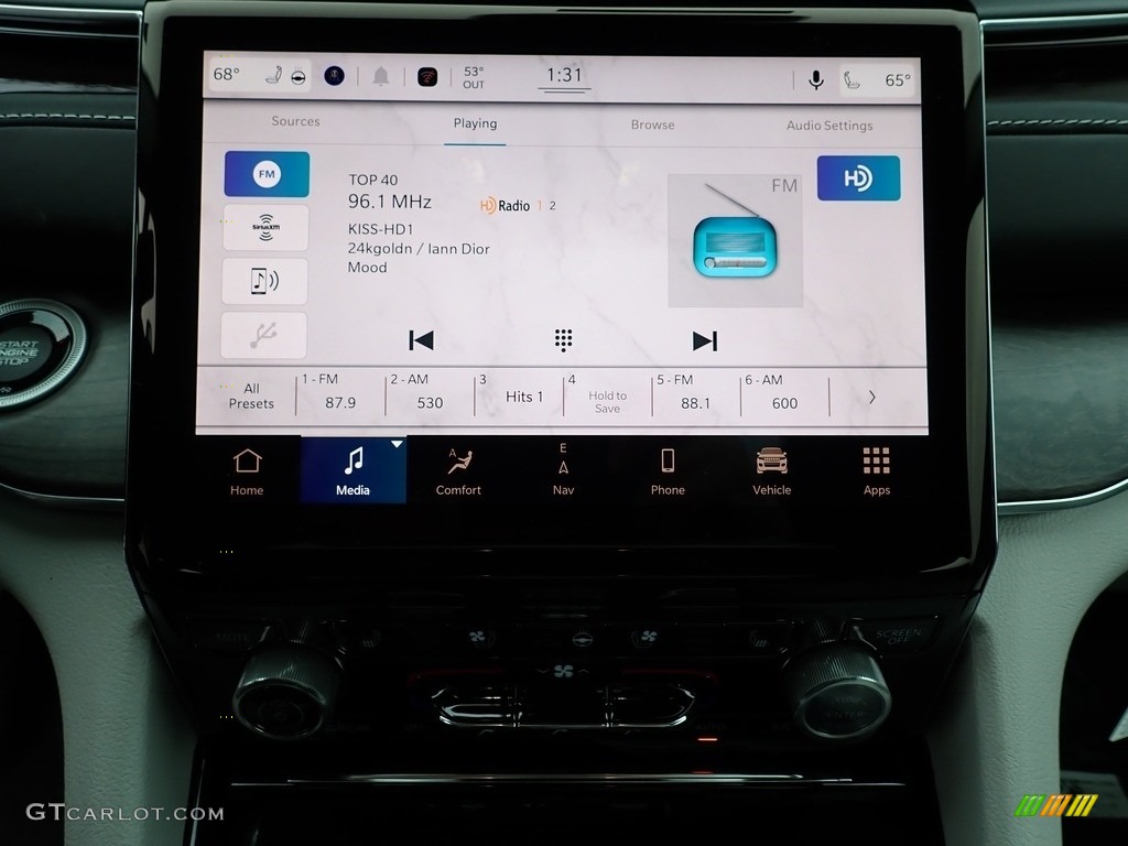 2022 Jeep Grand Cherokee Overland 4x4 Controls Photo #143969822