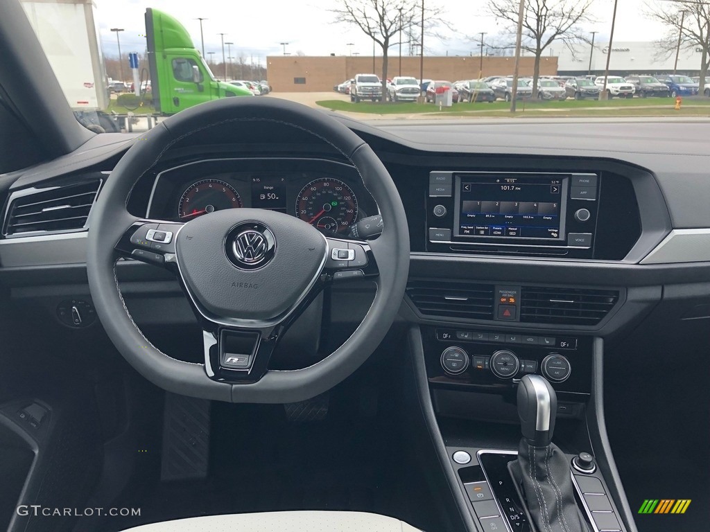2021 Volkswagen Jetta R-Line Storm Gray/Black Dashboard Photo #143970404