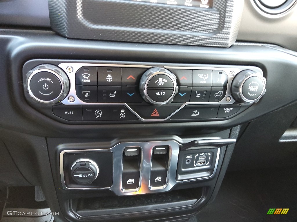 2022 Jeep Wrangler Willys 4x4 Controls Photo #143973817