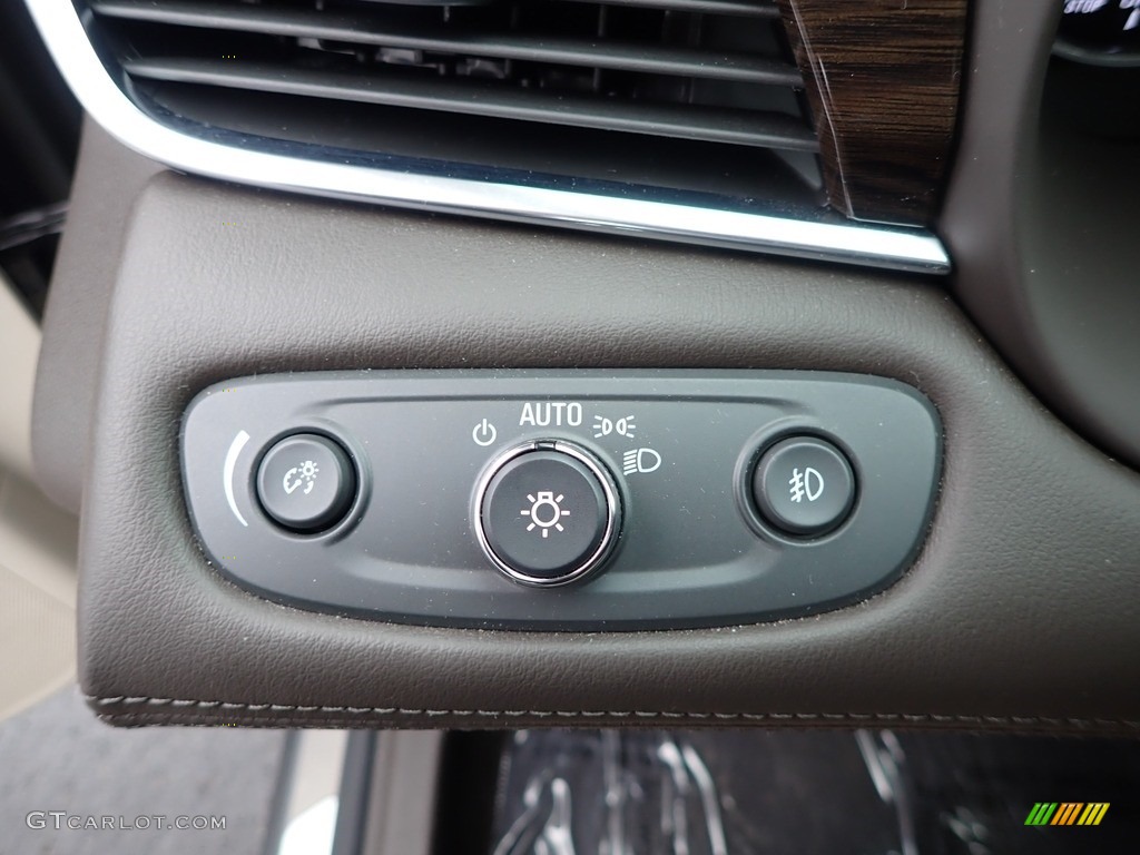 2018 Buick LaCrosse Essence Controls Photos