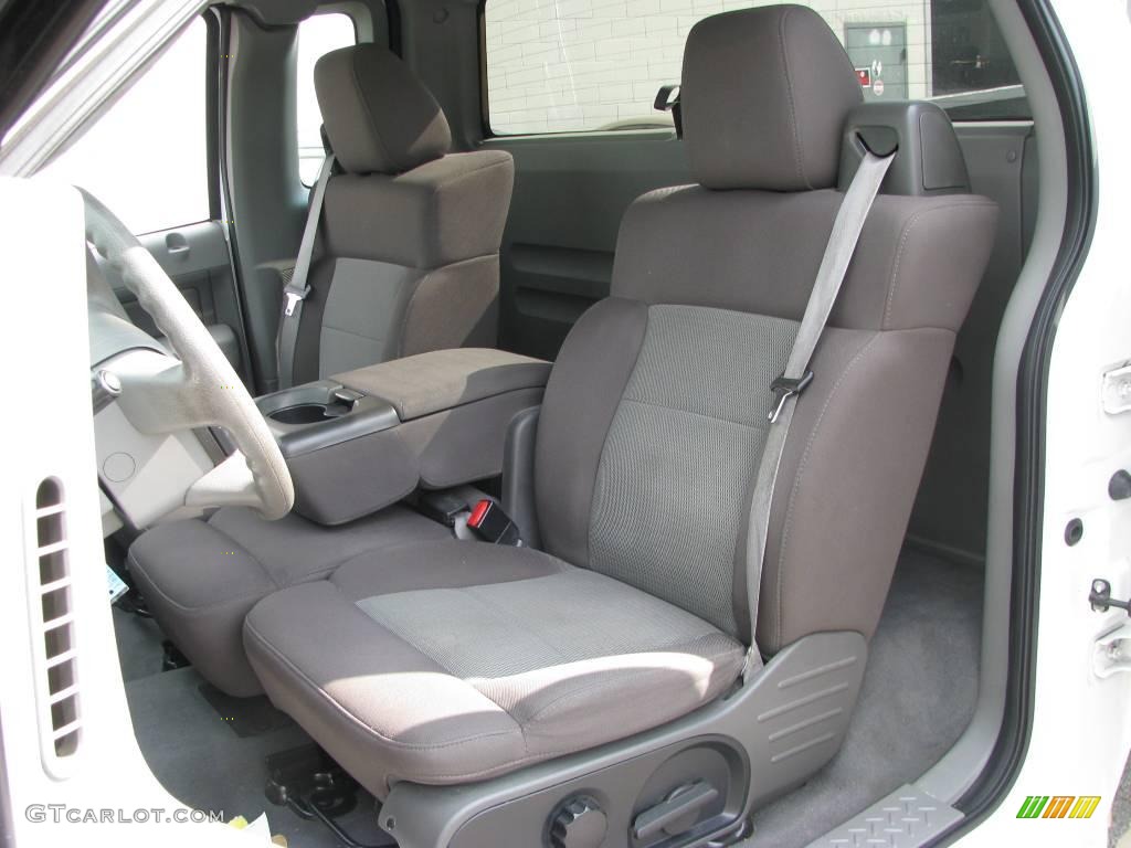 2004 F150 XLT Regular Cab 4x4 - Oxford White / Dark Flint photo #8
