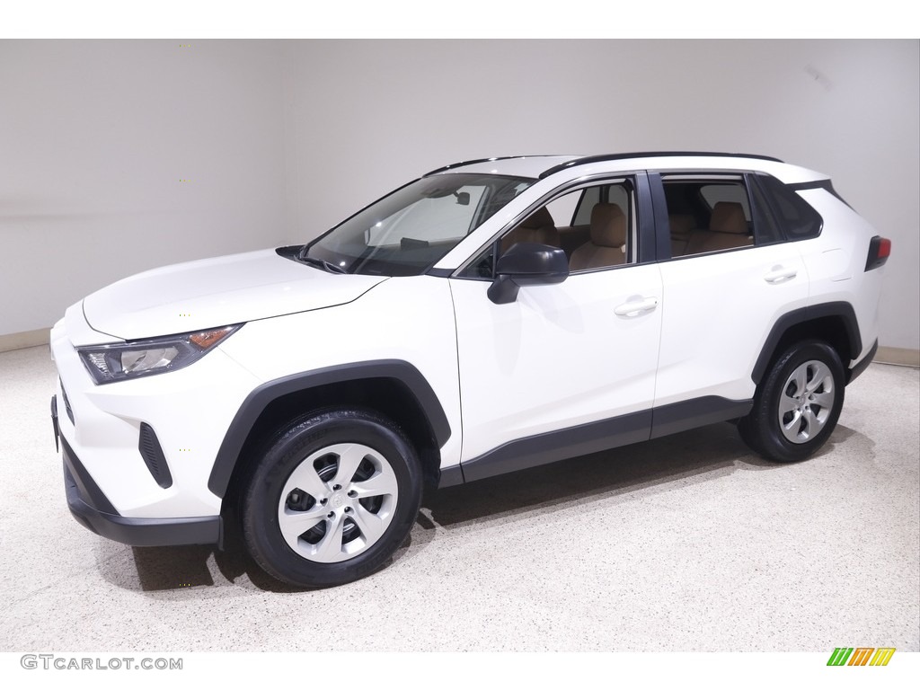 2019 RAV4 LE - Super White / Black photo #3