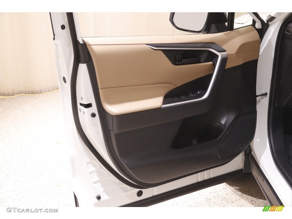 2019 RAV4 LE - Super White / Black photo #4