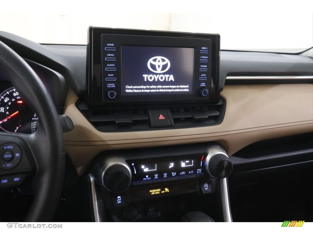 2019 RAV4 LE - Super White / Black photo #9