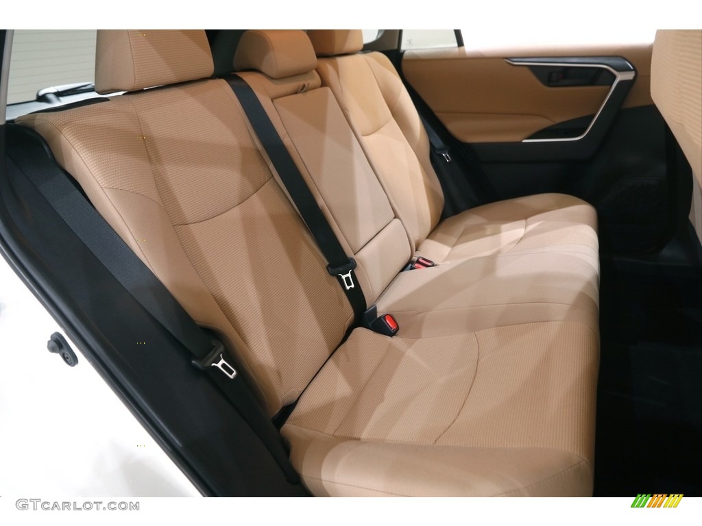 2019 RAV4 LE - Super White / Black photo #15