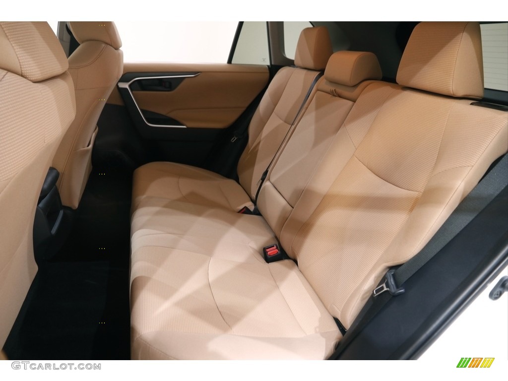 2019 RAV4 LE - Super White / Black photo #16