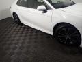 Super White - Camry SE Photo No. 4