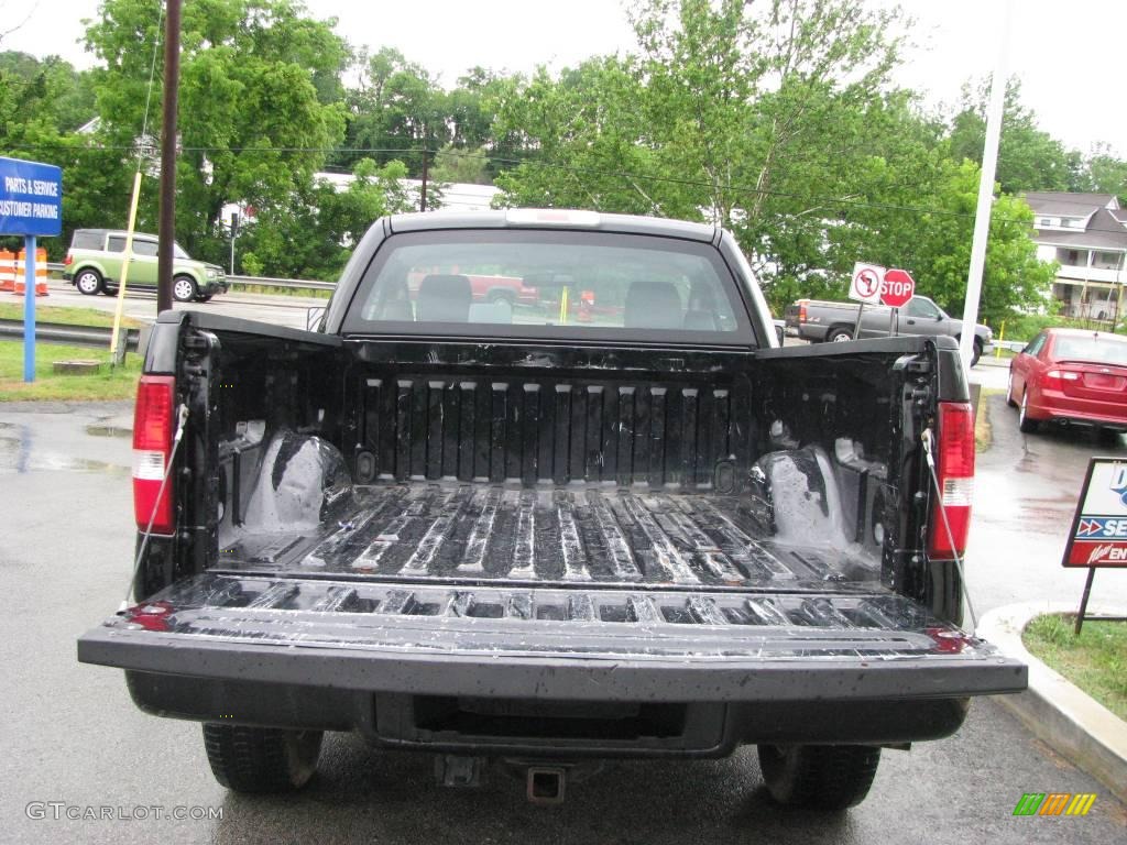 2005 F150 XL Regular Cab 4x4 - Black / Medium Flint Grey photo #6