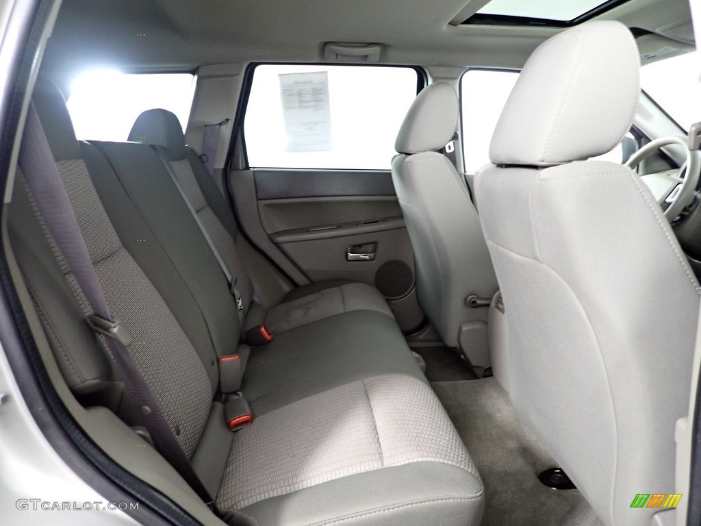 2009 Grand Cherokee Laredo 4x4 - Light Graystone Pearl / Medium Khaki/Dark Khaki photo #32
