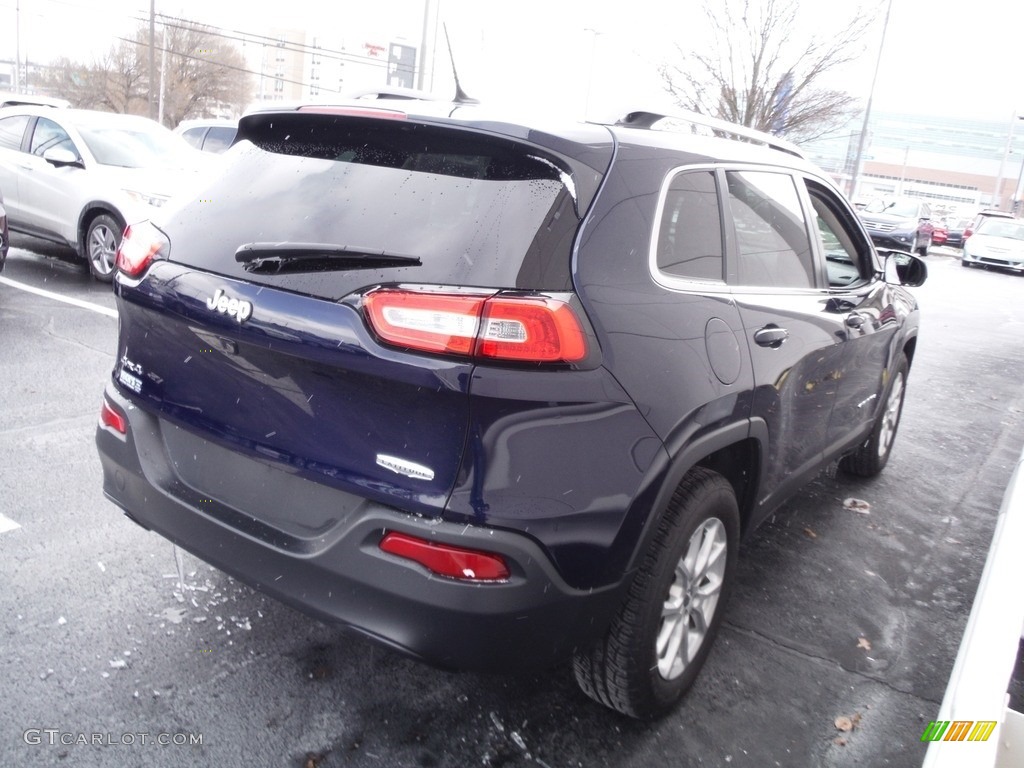 2016 Cherokee Latitude 4x4 - True Blue Pearl / Black photo #6