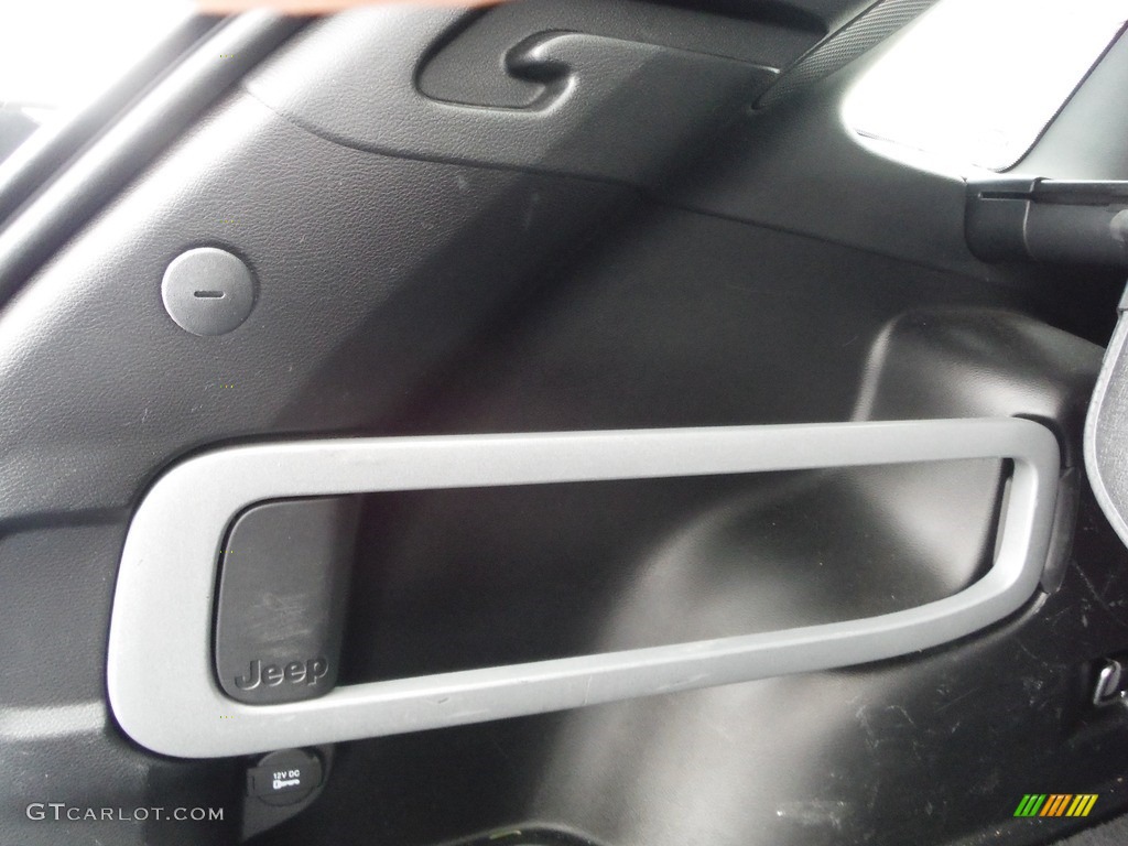 2016 Cherokee Latitude 4x4 - True Blue Pearl / Black photo #26