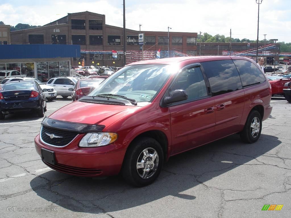 2003 Town & Country LX - Inferno Red Pearl / Taupe photo #15
