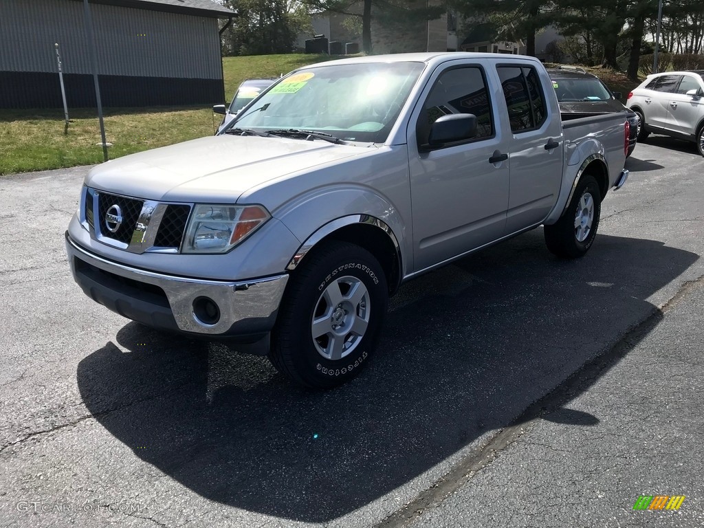 2006 Frontier SE Crew Cab 4x4 - Radiant Silver / Steel photo #2