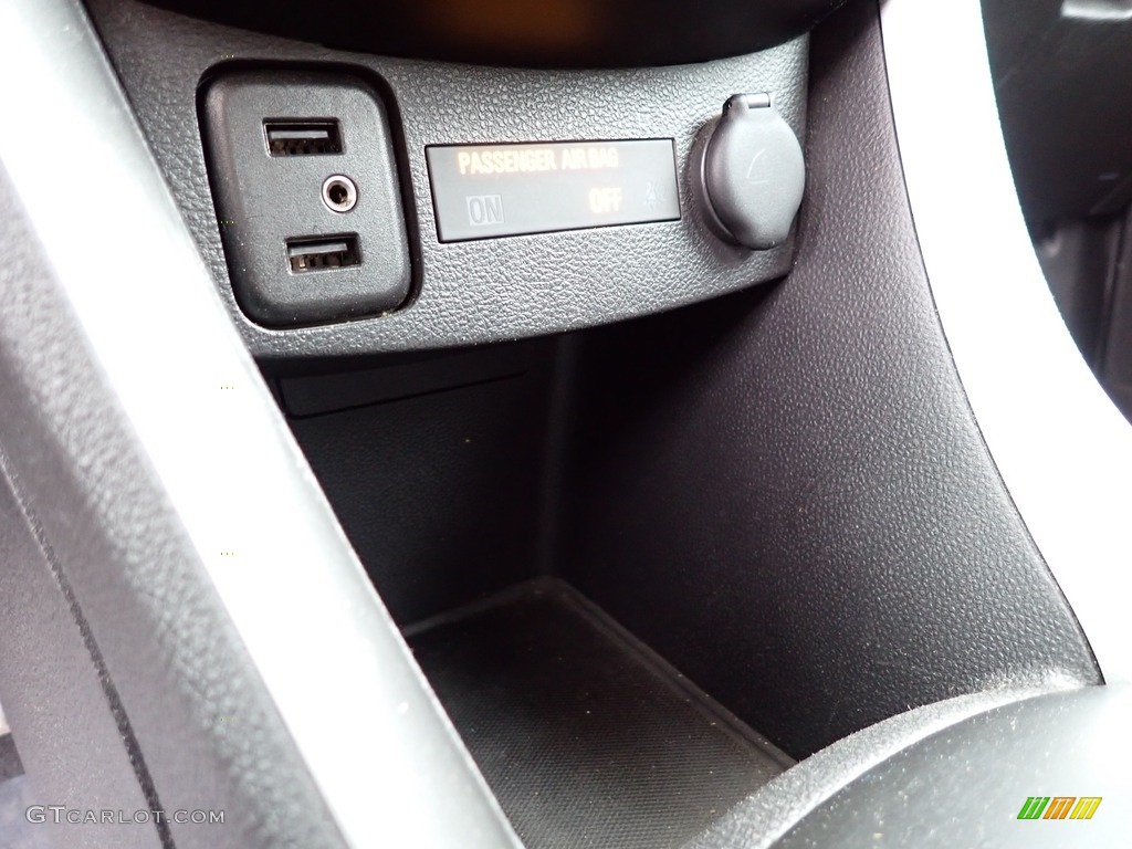 2020 Trax LS AWD - Silver Ice Metallic / Jet Black photo #17