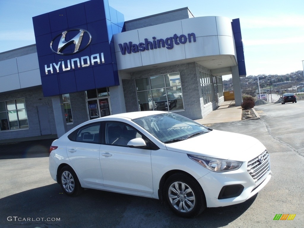 2019 Accent SE - Frost White Pearl / Black photo #2