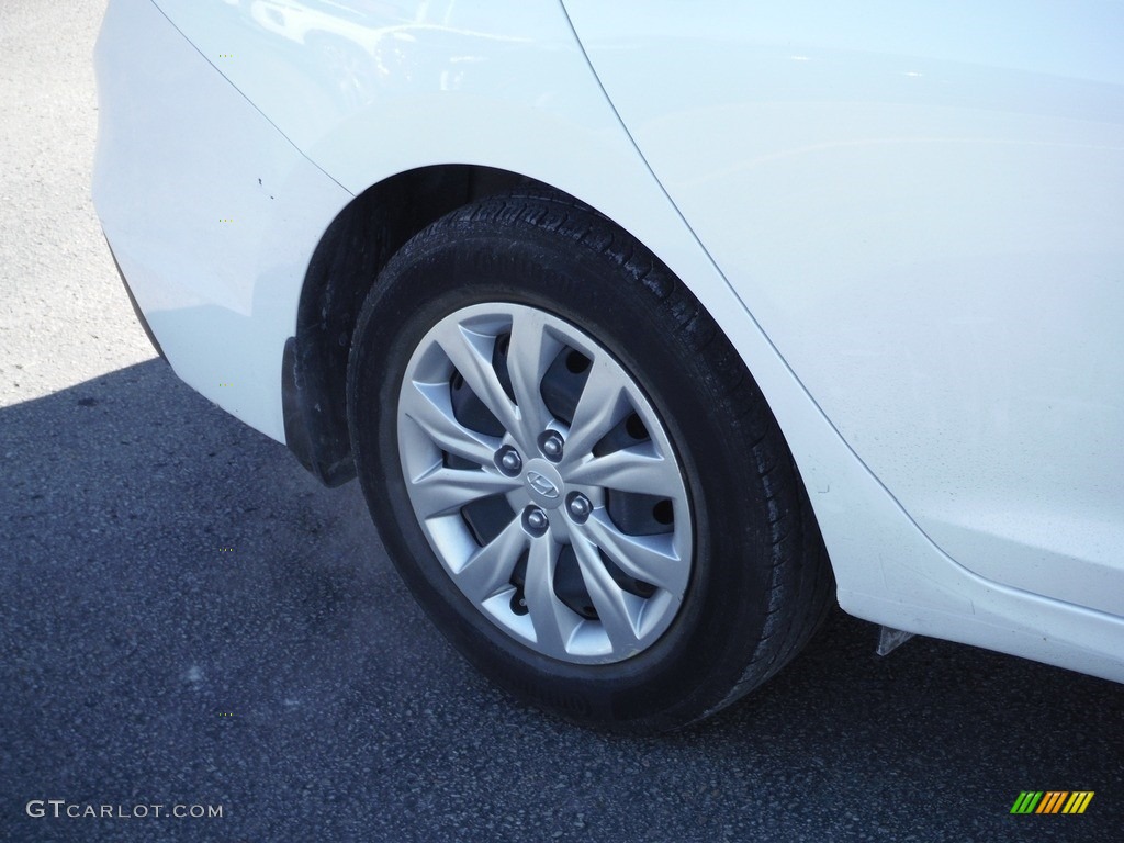 2019 Accent SE - Frost White Pearl / Black photo #3
