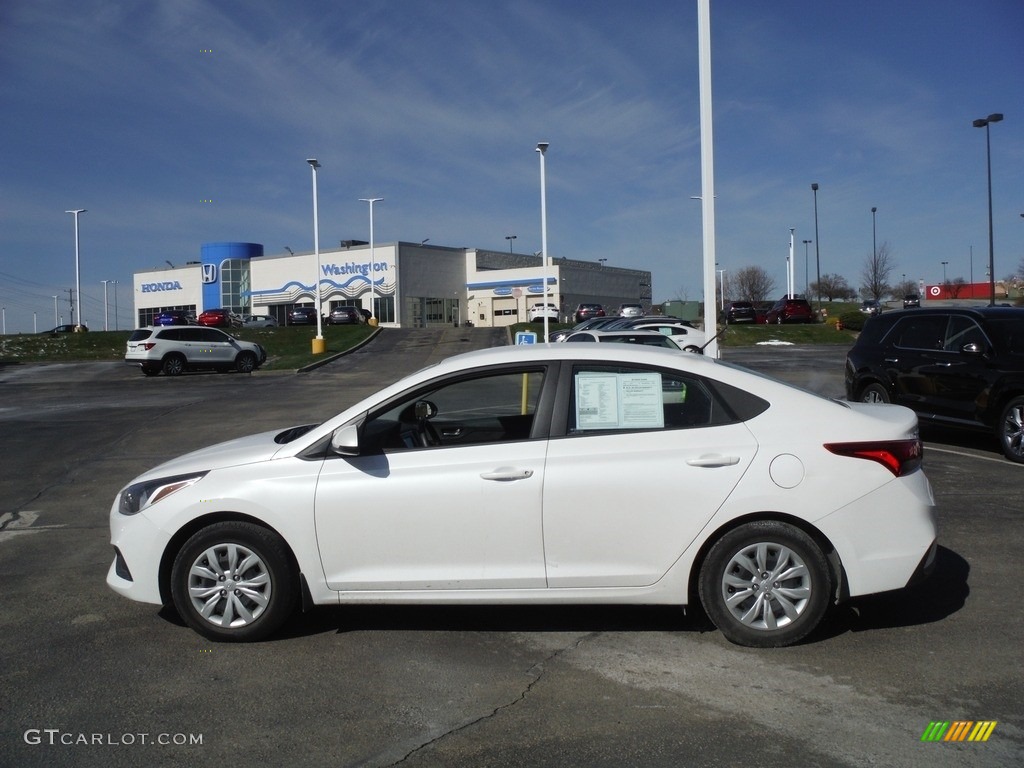 2019 Accent SE - Frost White Pearl / Black photo #6
