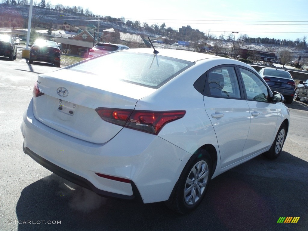 2019 Accent SE - Frost White Pearl / Black photo #9