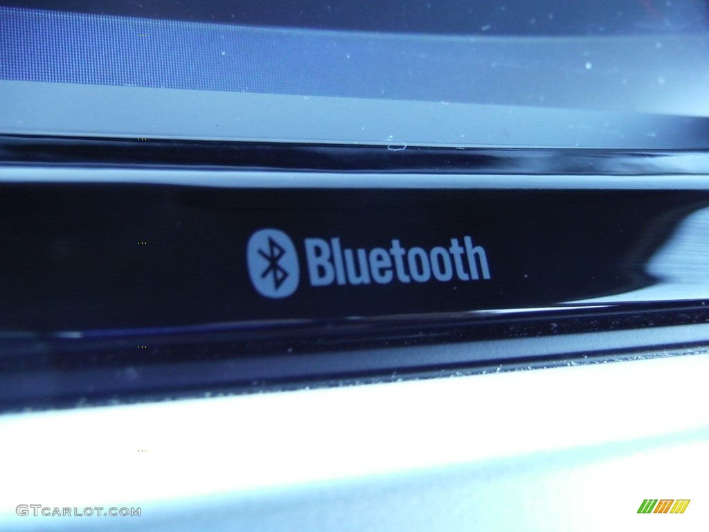 2019 Accent SE - Frost White Pearl / Black photo #17