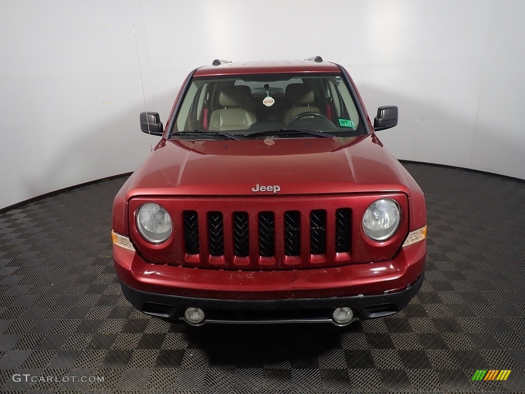 2011 Patriot Latitude X 4x4 - Deep Cherry Red Crystal Pearl / Dark Slate Gray/Light Pebble photo #4