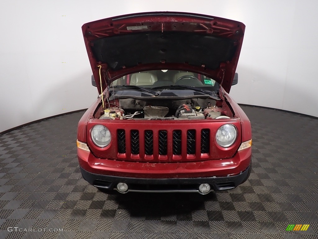 2011 Patriot Latitude X 4x4 - Deep Cherry Red Crystal Pearl / Dark Slate Gray/Light Pebble photo #5