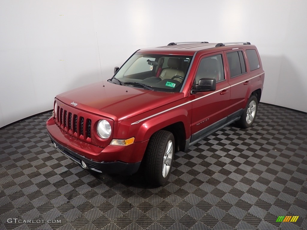 2011 Patriot Latitude X 4x4 - Deep Cherry Red Crystal Pearl / Dark Slate Gray/Light Pebble photo #8