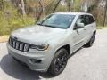 Sting-Gray - Grand Cherokee Laredo X 4x4 Photo No. 2