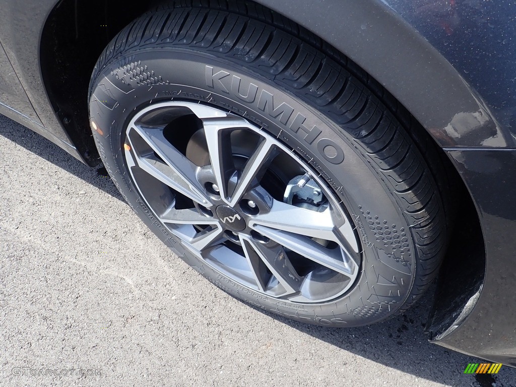 2022 Kia Forte LXS Wheel Photo #143996075