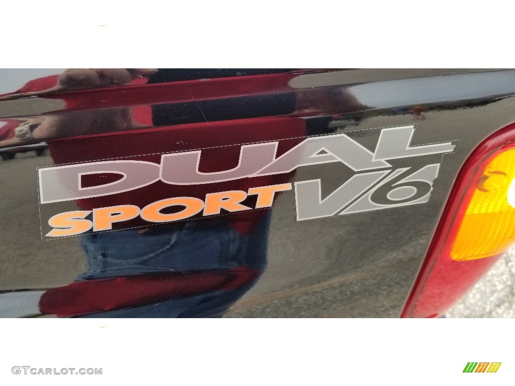 2005 Mazda B-Series Truck B3000 Dual Sport Extended Cab Marks and Logos Photos