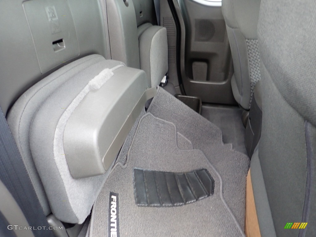 2019 Nissan Frontier SV King Cab 4x4 Rear Seat Photo #143997245