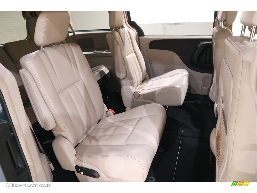 2013 Town & Country Touring - Crystal Blue Pearl / Black/Light Graystone photo #16