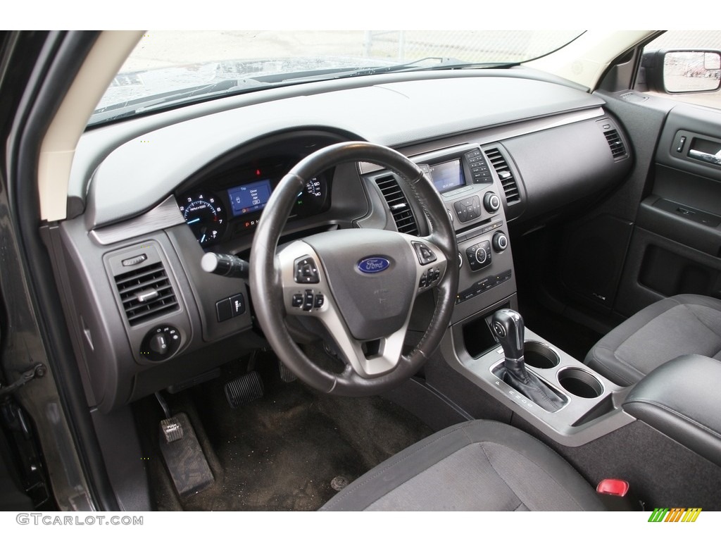 2016 Ford Flex SE Charcoal Black Dashboard Photo #144004557