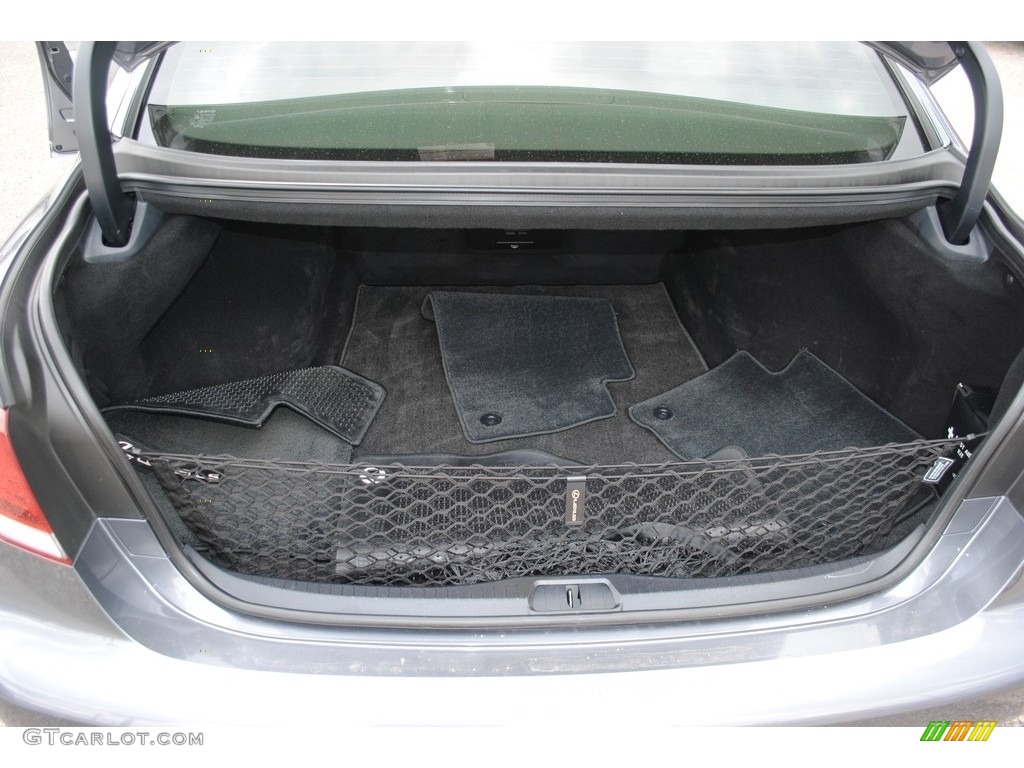 2017 Lexus LS 460 Trunk Photos