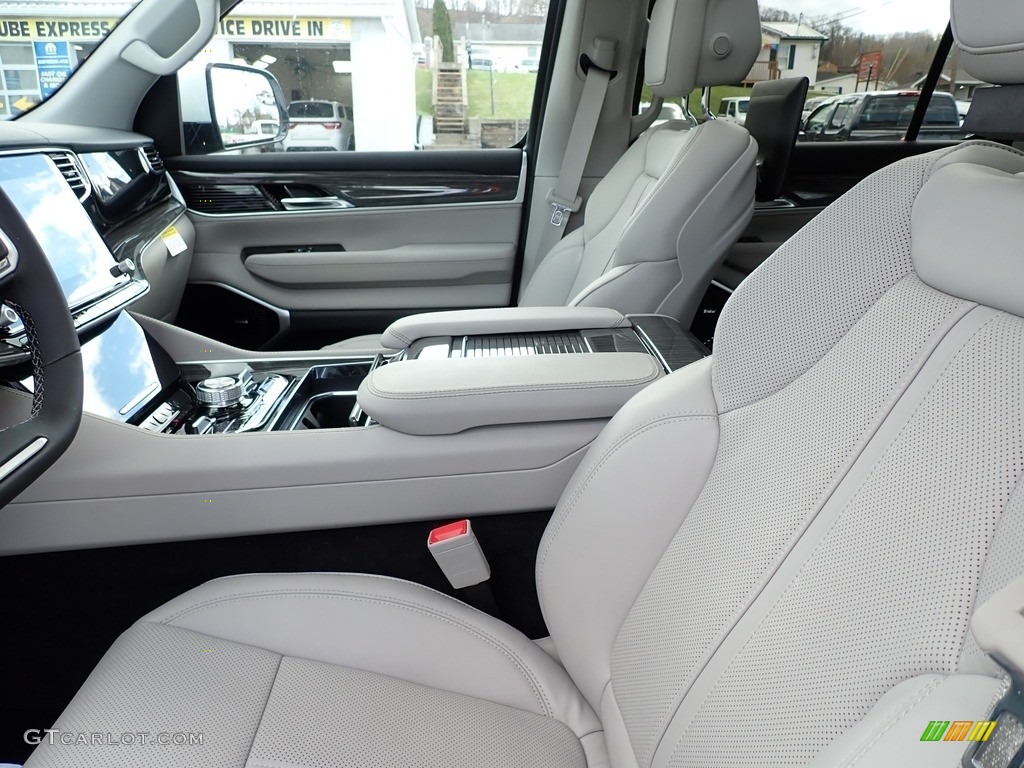 Sea Salt/Black Interior 2022 Jeep Wagoneer Series III 4x4 Photo #144008091