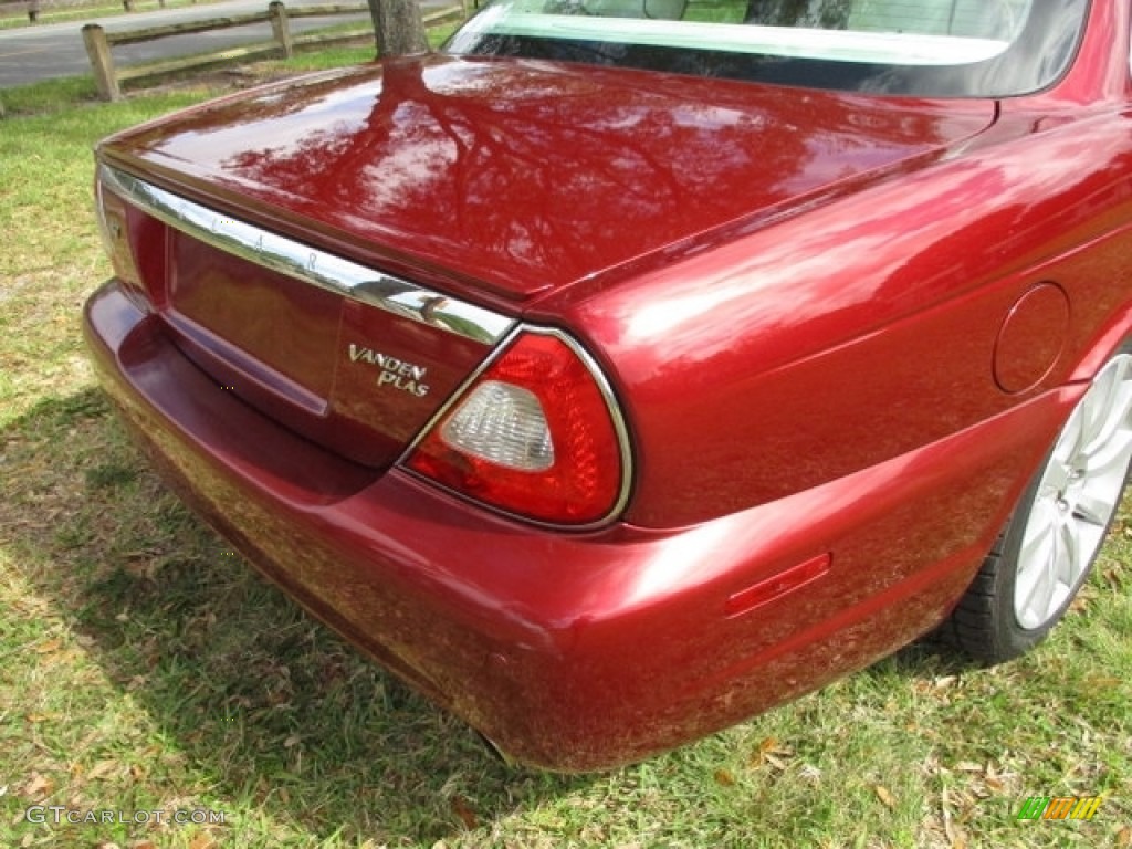 2008 XJ Vanden Plas - Radiance Red Metallic / Ivory/Mocha photo #28