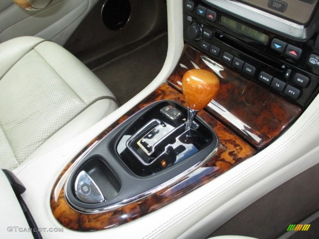 2008 XJ Vanden Plas - Radiance Red Metallic / Ivory/Mocha photo #29