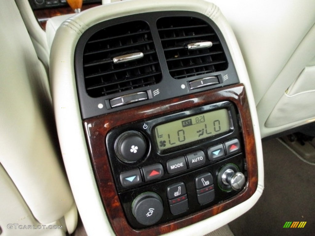2008 XJ Vanden Plas - Radiance Red Metallic / Ivory/Mocha photo #64