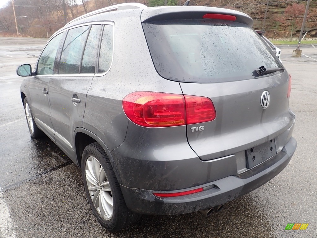 2013 Tiguan SE 4Motion - Pepper Gray Metallic / Black photo #2