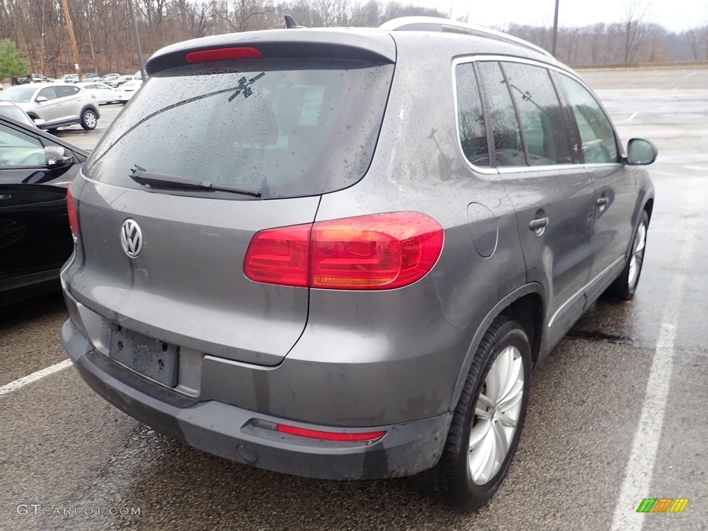 2013 Tiguan SE 4Motion - Pepper Gray Metallic / Black photo #4