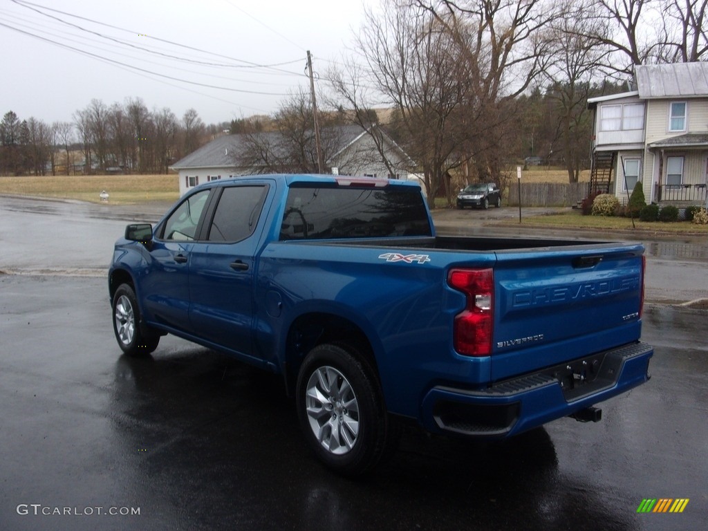 2022 Silverado 1500 Custom Crew Cab 4x4 - Glacier Blue Metallic / Jet Black photo #5