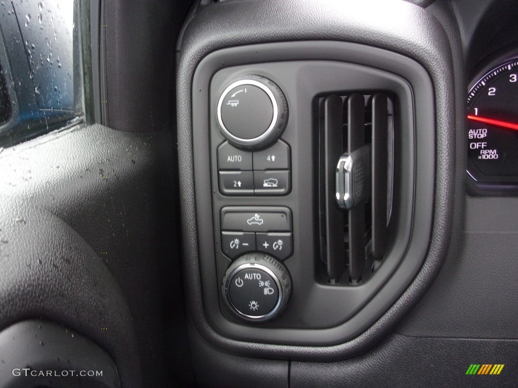 2022 Silverado 1500 Custom Crew Cab 4x4 - Glacier Blue Metallic / Jet Black photo #25