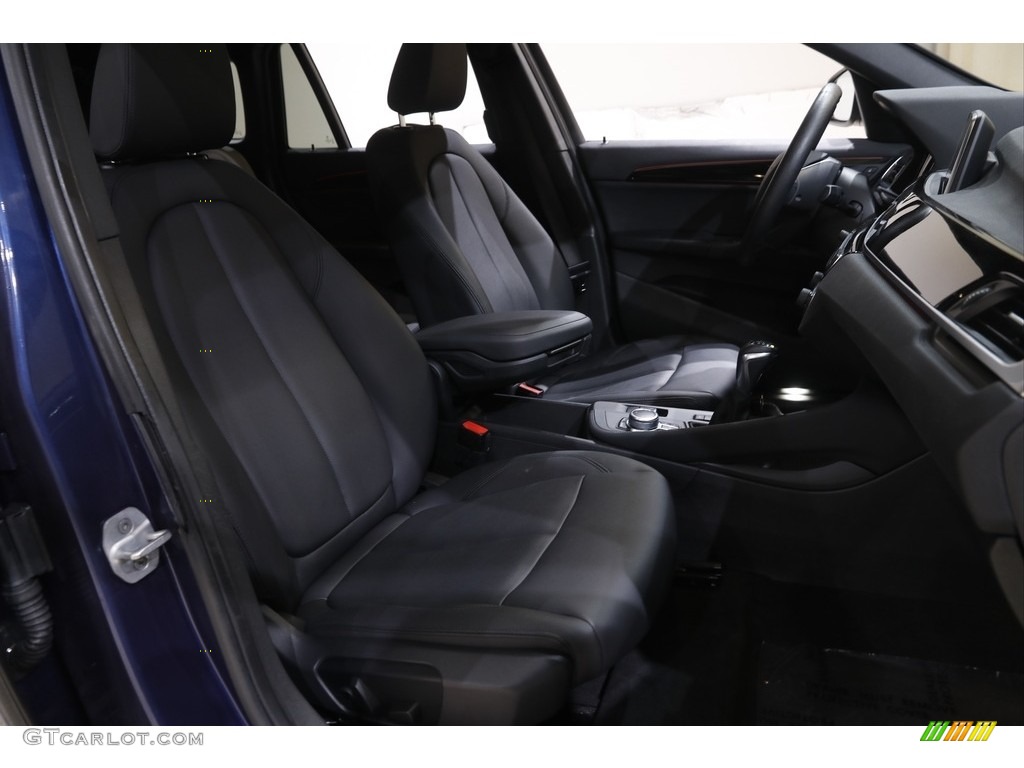 2018 X1 xDrive28i - Mediterranean Blue Metallic / Black photo #17