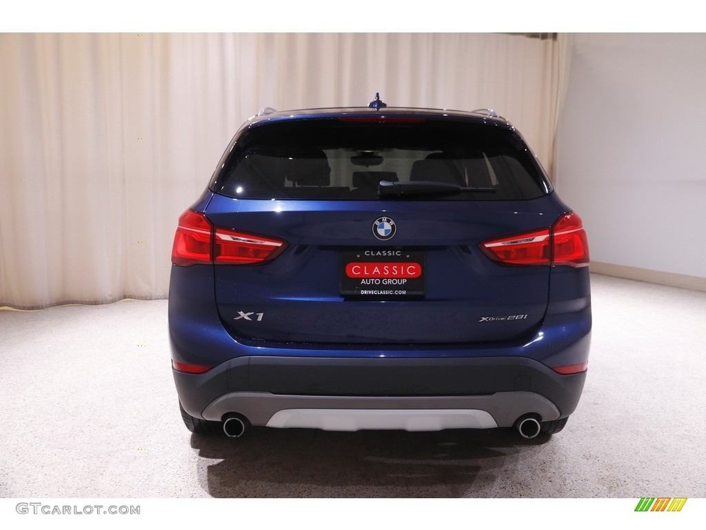 2018 X1 xDrive28i - Mediterranean Blue Metallic / Black photo #20
