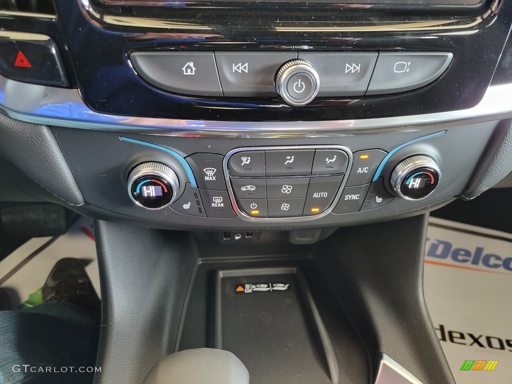 2022 Chevrolet Traverse LT Controls Photo #144015932