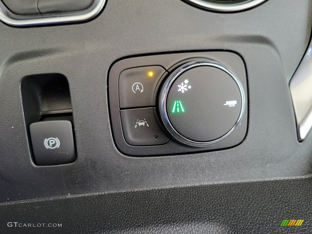 2022 Chevrolet Traverse LT Controls Photos