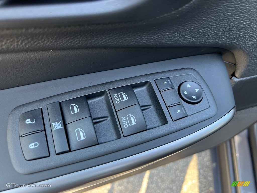 2022 Jeep Cherokee Limited 4x4 Controls Photo #144016084