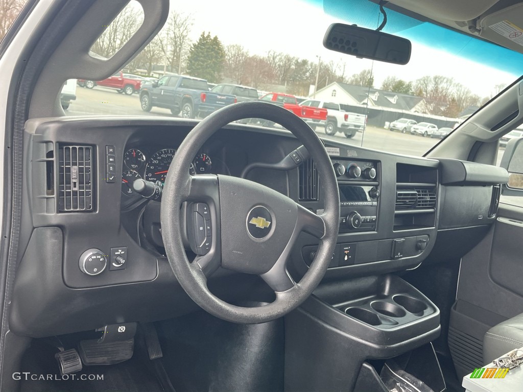 2016 Chevrolet Express 3500 Cargo WT Dashboard Photos