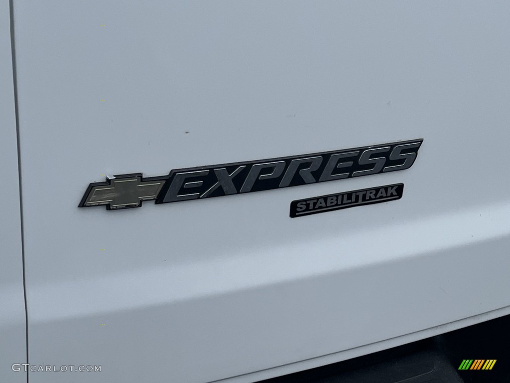 2016 Chevrolet Express 3500 Cargo WT Marks and Logos Photos