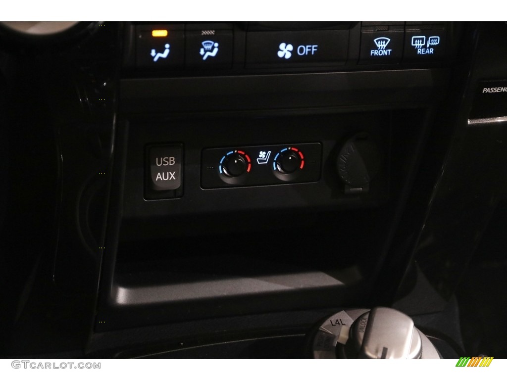 2019 4Runner Nightshade Edition 4x4 - Midnight Black metallic / Black photo #13
