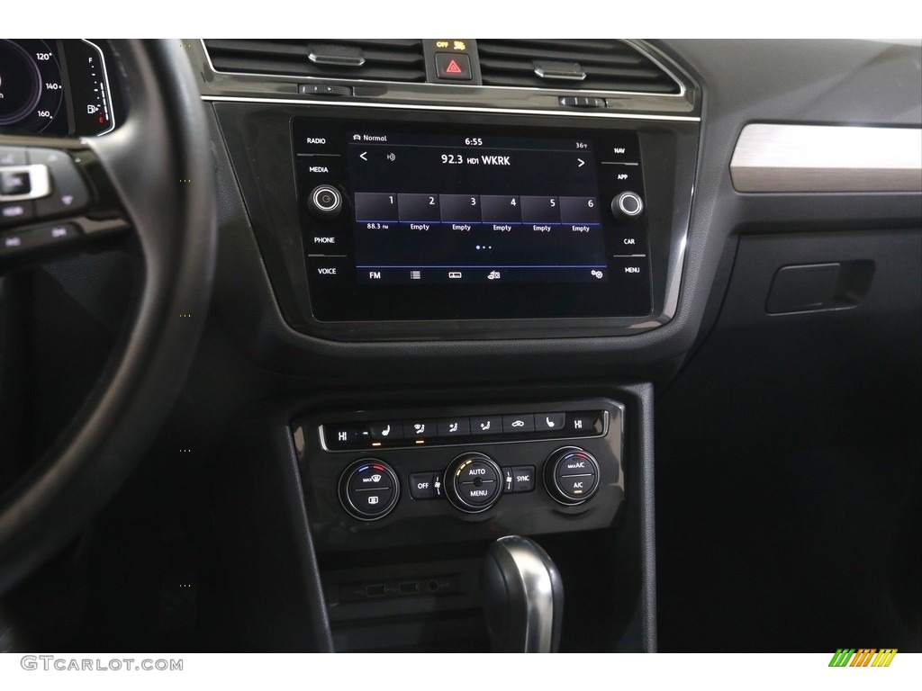 2019 Tiguan SEL 4MOTION - Dark Moss Green Metallic / Storm Gray photo #9